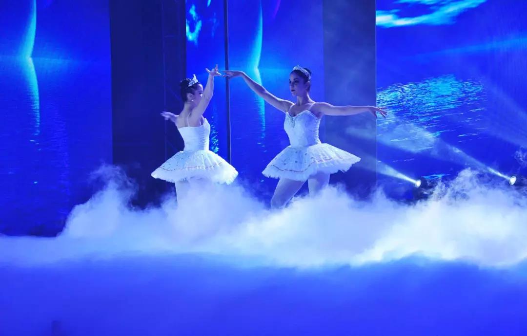 芭蕾舞《天鹅湖》——西班牙芭蕾舞